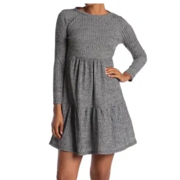 NWT Maggy London Women's Long Sleeve Tiered Knit Dress size